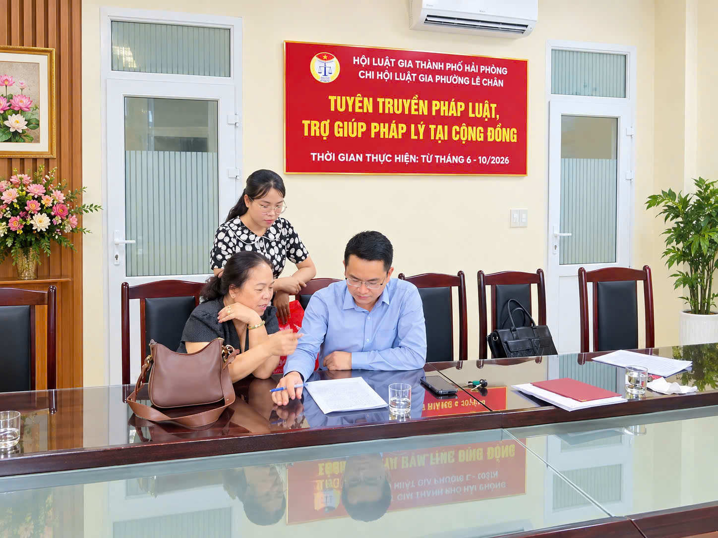 Hải Phòng: Gỡ vướng pháp lý cho người dân từ tư vấn tại cơ sở - Ảnh 1.