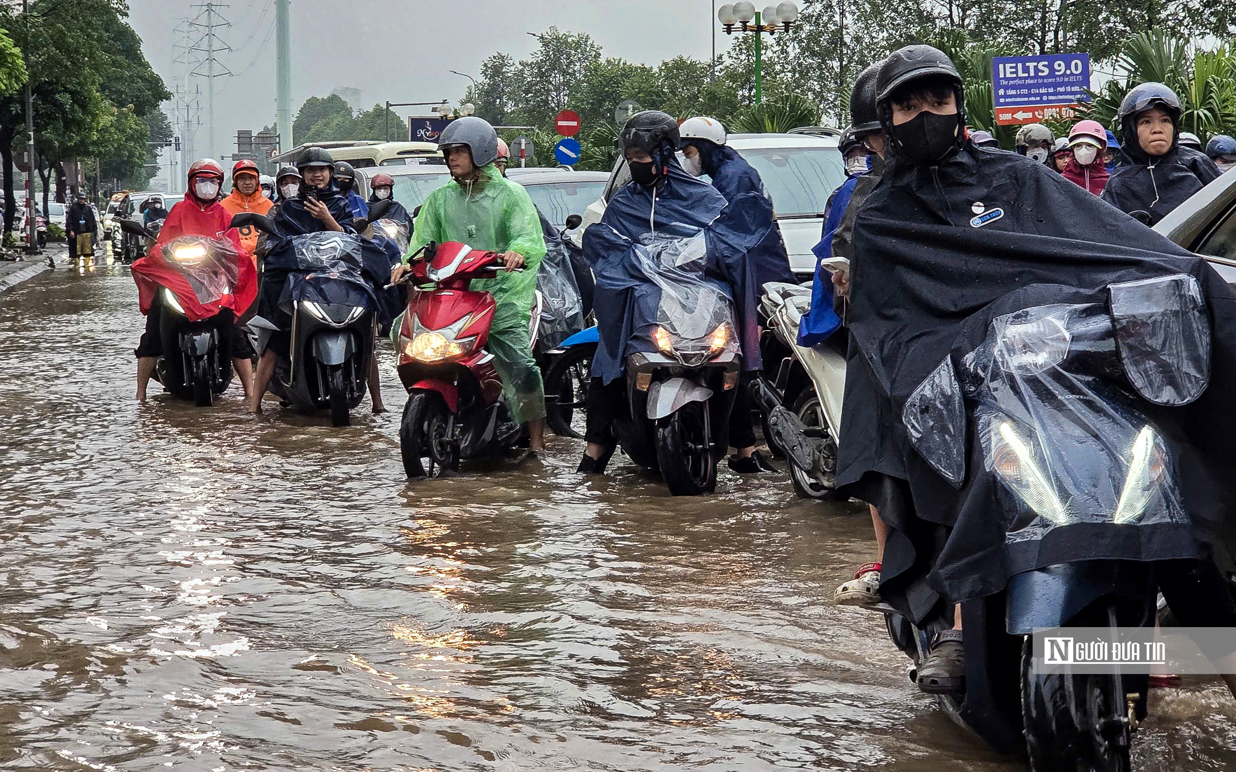 Hà Nội yêu cầu các trường chủ động ứng phó với diễn biến bất thường của thời tiết- Ảnh 1.