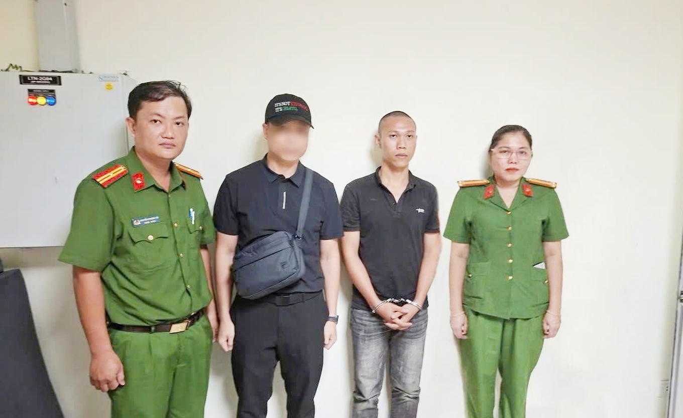 Bắt giữ đối tượng truy nã đặc biệt nguy hiểm, dụ bé gái bỏ nhà trốn sang Lào - Ảnh 1.