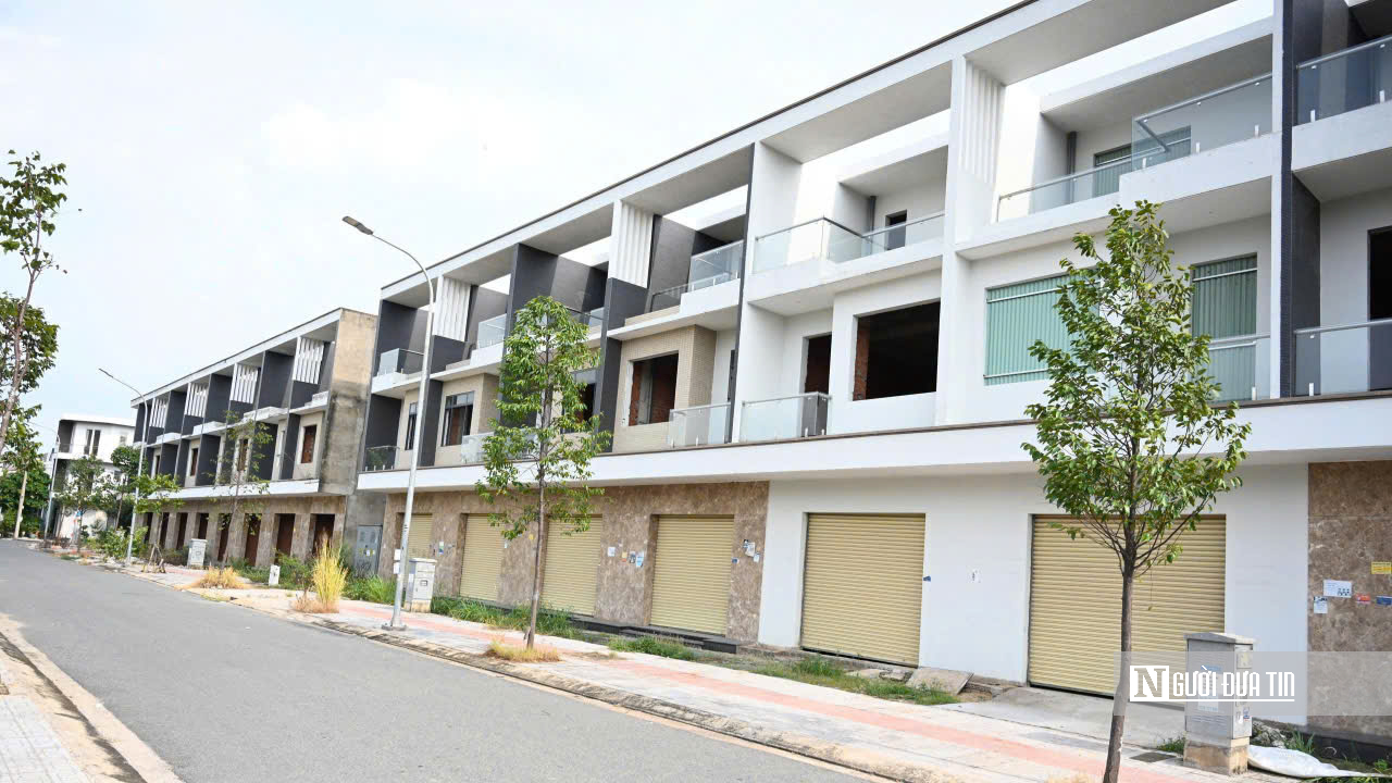 KDC Bửu Long: Nhà xây xong bỏ hoang, cỏ mọc um tùm- Ảnh 7.