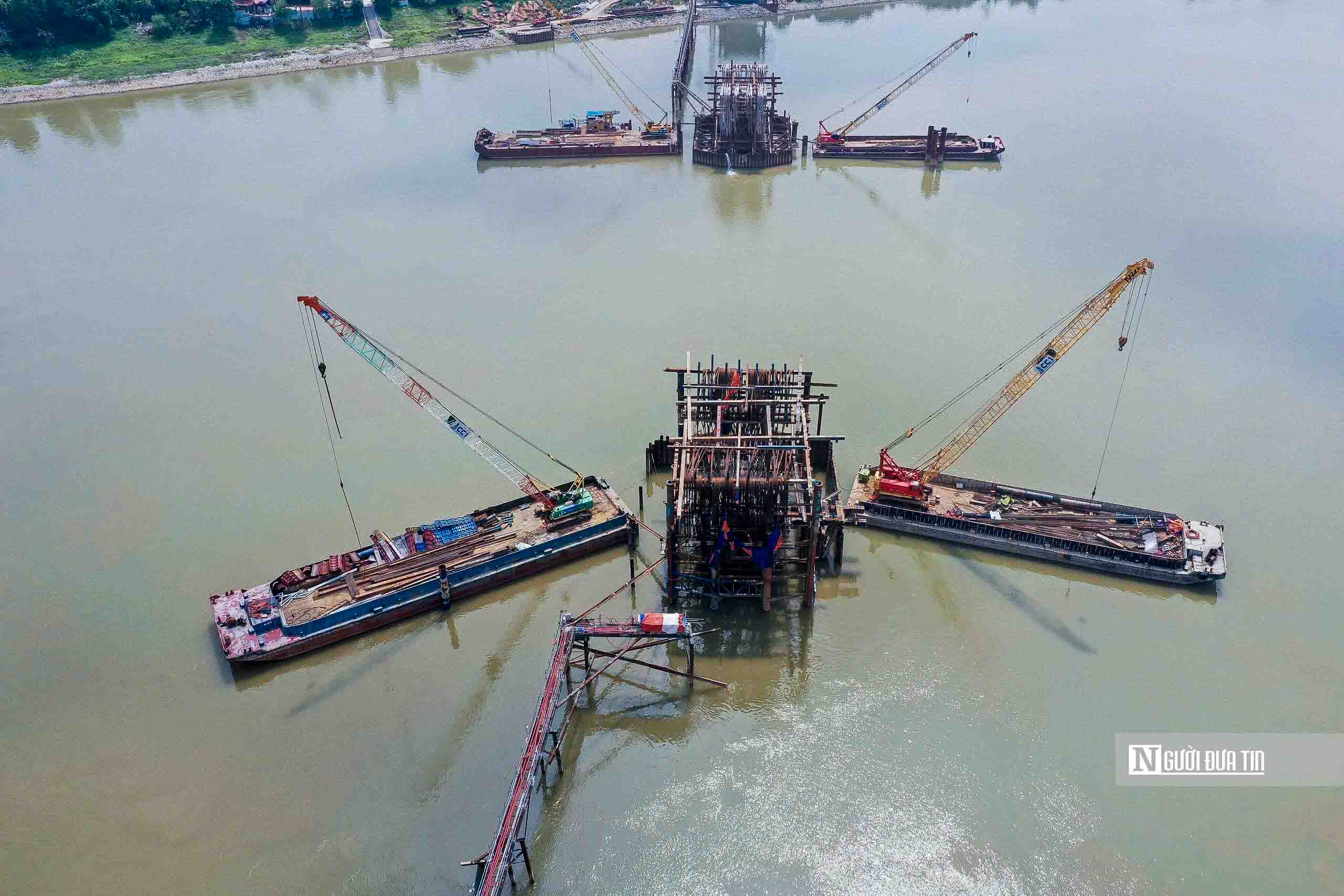 Toàn cảnh các cầu vượt sông Hông đang được xây dựng - Ảnh 19.