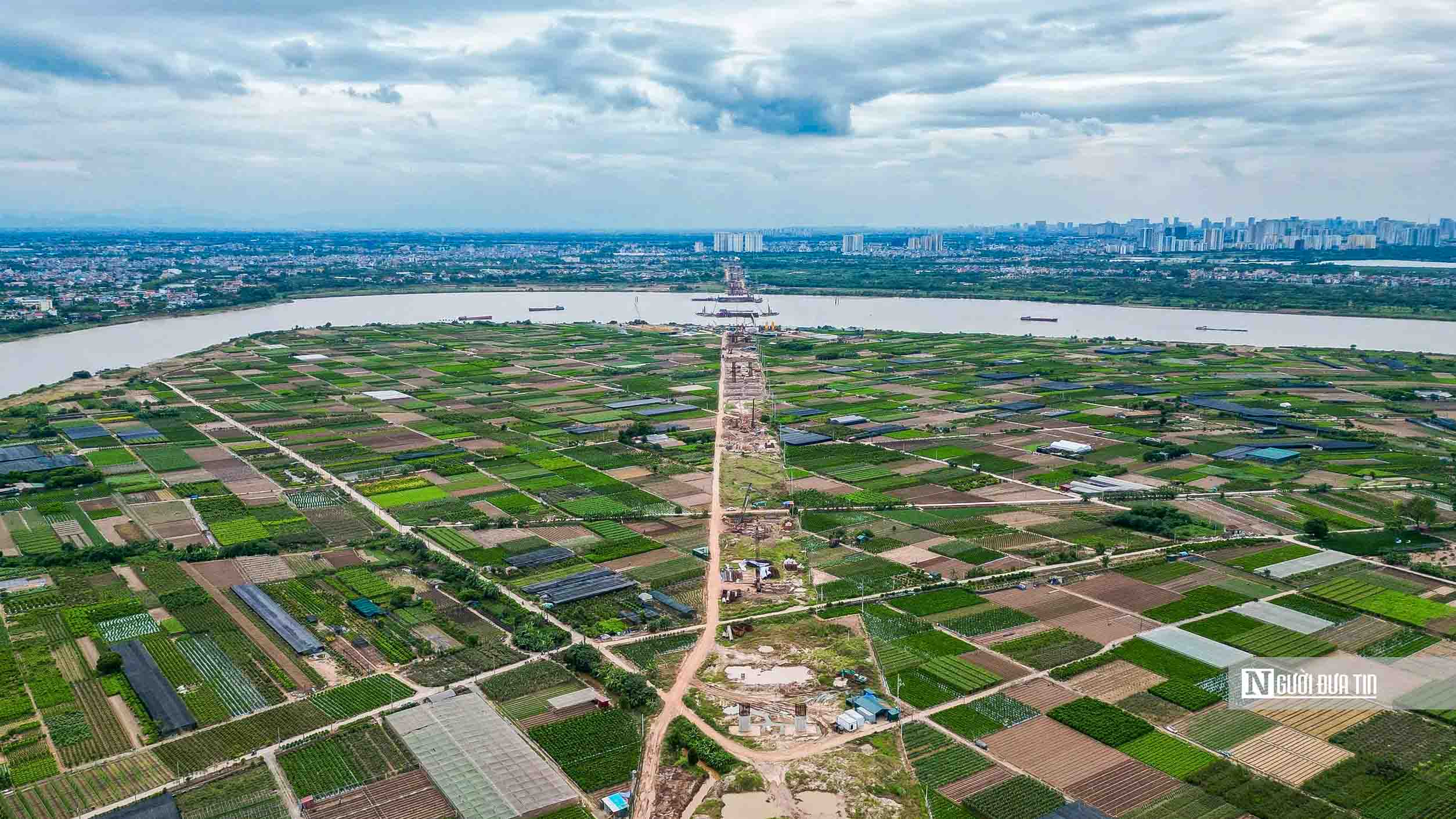 Toàn cảnh các cầu vượt sông Hông đang được xây dựng - Ảnh 26.