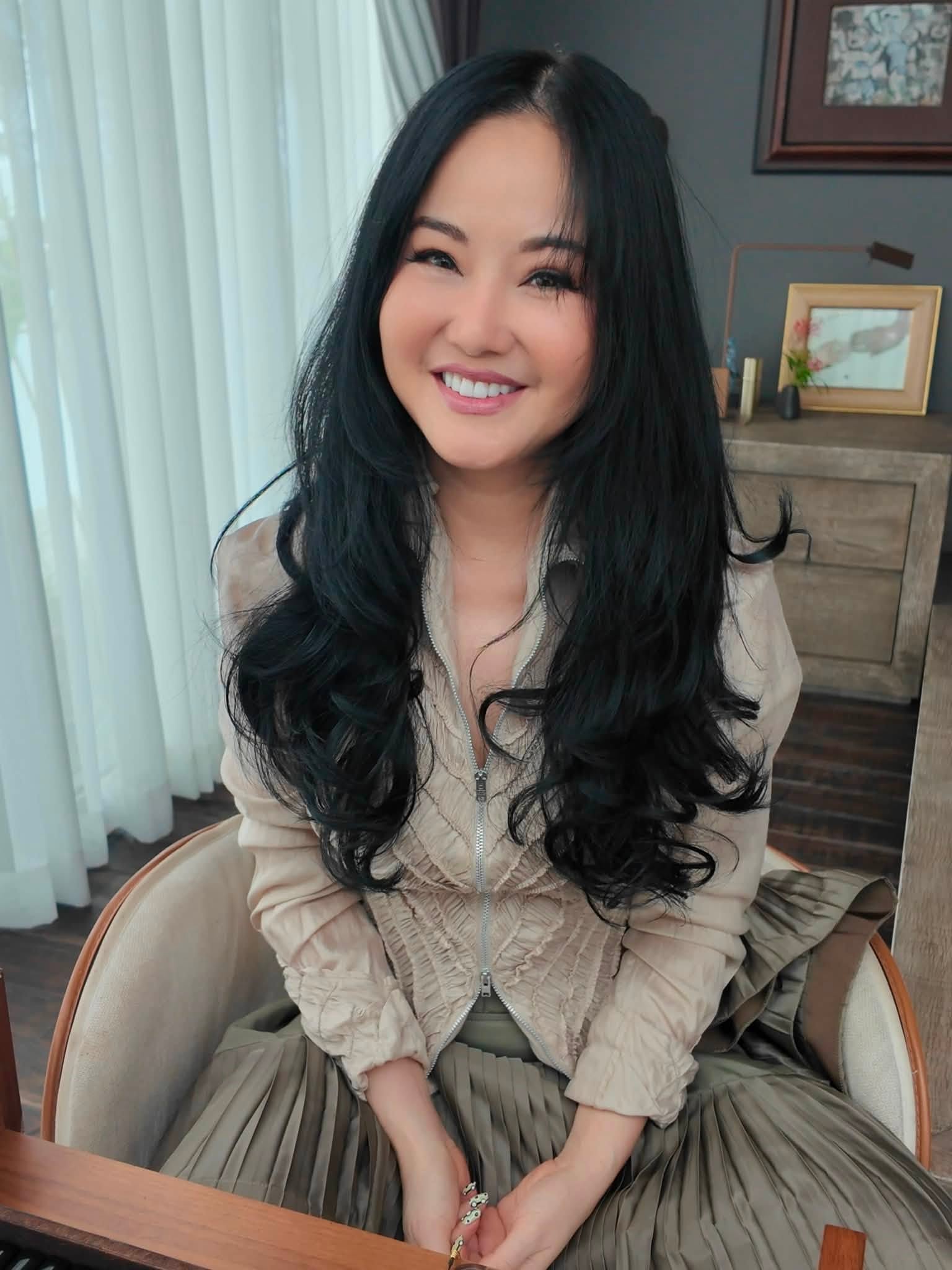 H&igrave;nh ảnh mới lạ của diva "Bống" ở tuổi U60 - Ảnh 1.