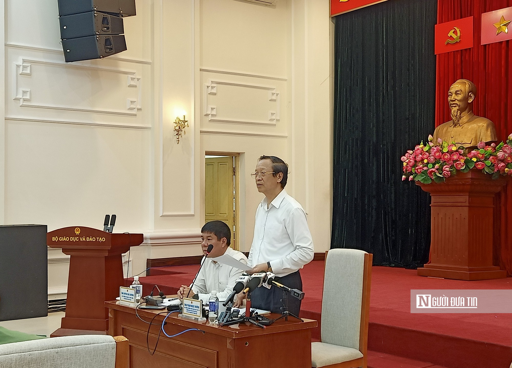 Công chức, viên chức Bộ GD&ĐT không được nhân danh Bộ phát ngôn với báo chí- Ảnh 1.