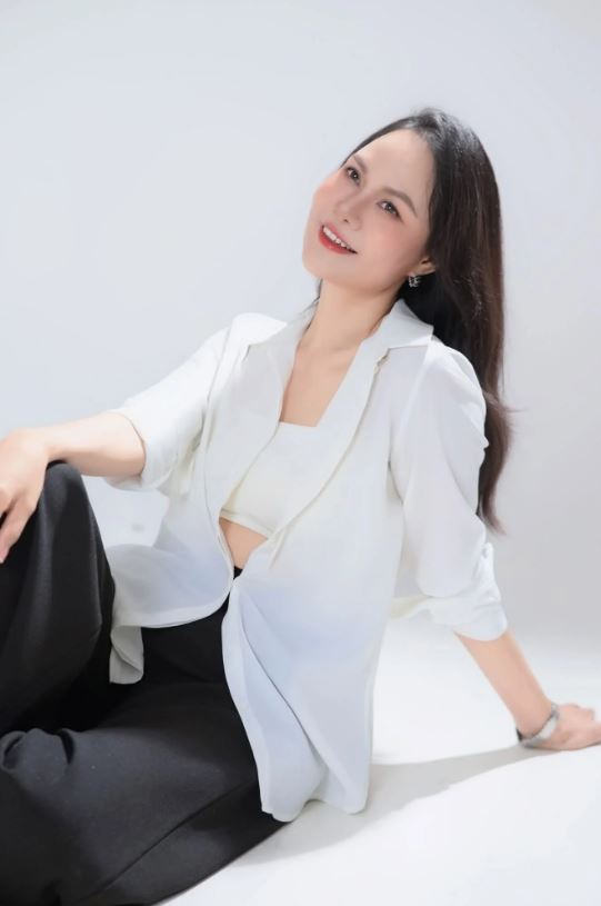 Nghệ sĩ nh&acirc;n d&acirc;n l&agrave; "nữ ho&agrave;ng nhạc phim", từng đ&oacute;ng ch&iacute;nh phim truyền h&igrave;nh, tuổi 51 vẫn đẹp bất chấp thời gian - Ảnh 5.