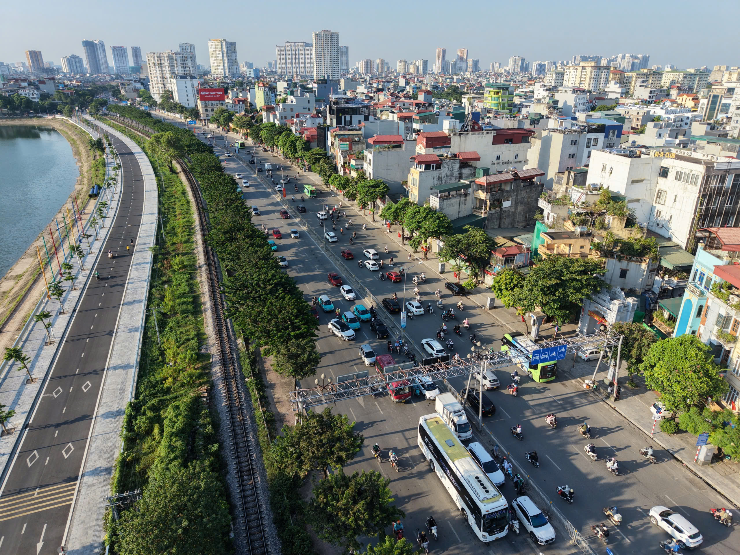 Ngày cuối nghỉ lễ 2/9: Cửa ngõ Hà Nội đông xe nhưng không “nghẹt thở” - Ảnh 6.