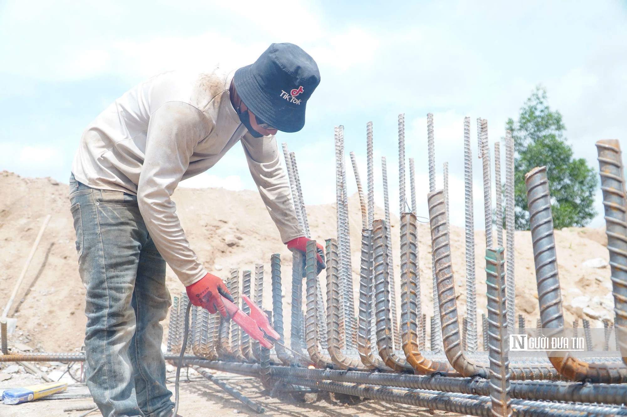 Thi công "xuyên Lễ 2/9" trên công trường cao tốc Quy Nhơn - Pleiku- Ảnh 4.