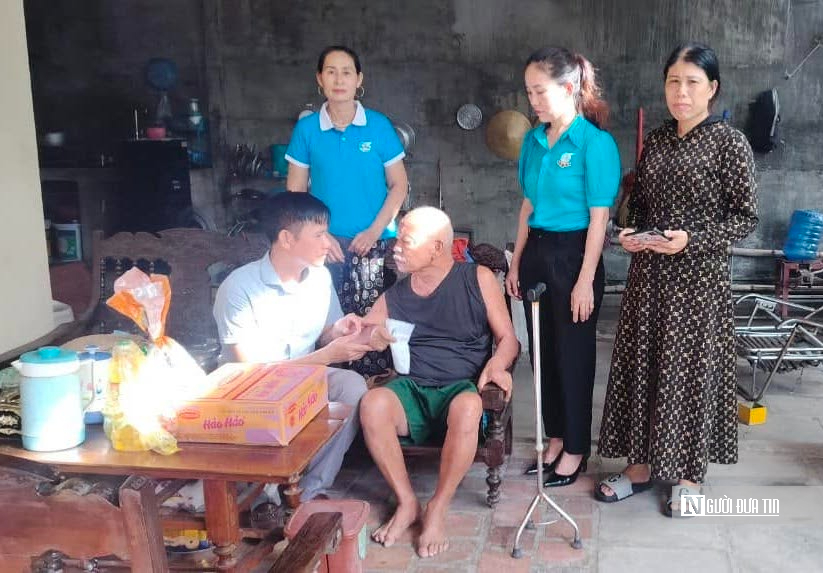 Những người thầm lặng “canh giữ” nơi biển cả: Thu gom rác thải từ biển vào bờ gây quỹ tặng ngư dân nghèo - Ảnh 4.