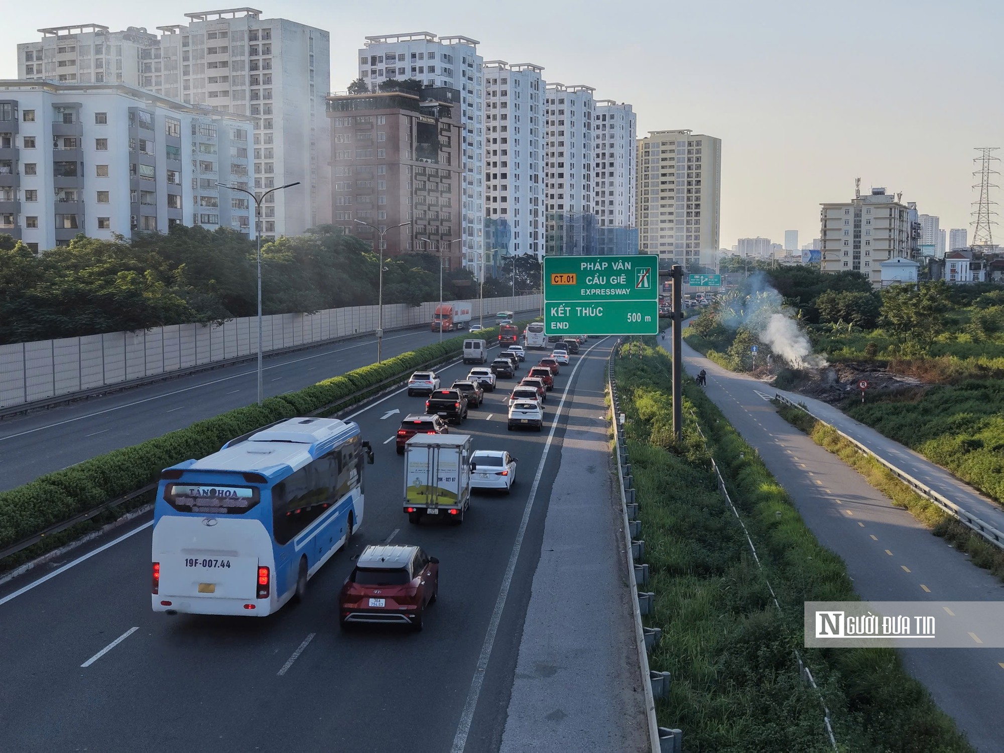 Ngày cuối nghỉ lễ 2/9: Cửa ngõ Hà Nội đông xe nhưng không “nghẹt thở” - Ảnh 9.