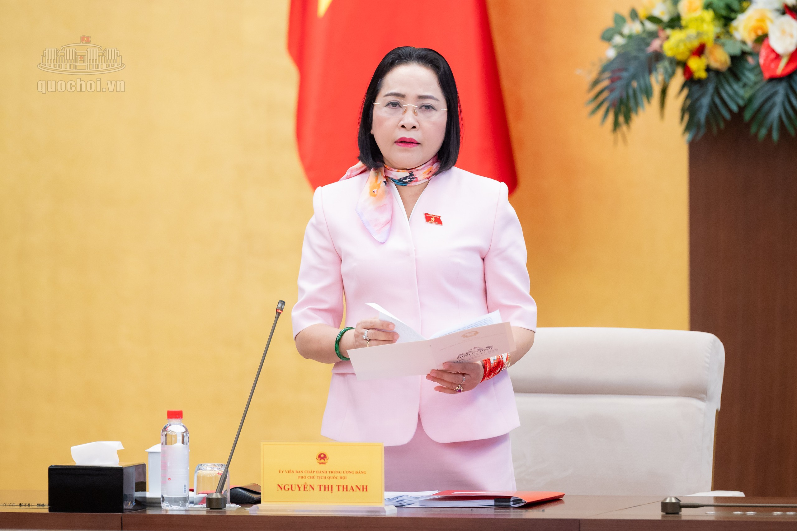 Làm rõ việc thực hiện chính sách tiền lương, phụ cấp và thu hút nhà giáo- Ảnh 2.