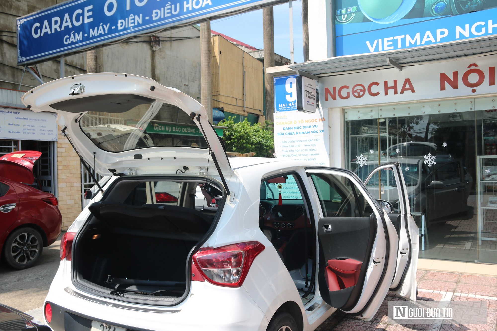 Nghệ An: Gara quá tải sau mưa lớn và lời cảnh báo "đắt giá" của thợ xe - Ảnh 14.
