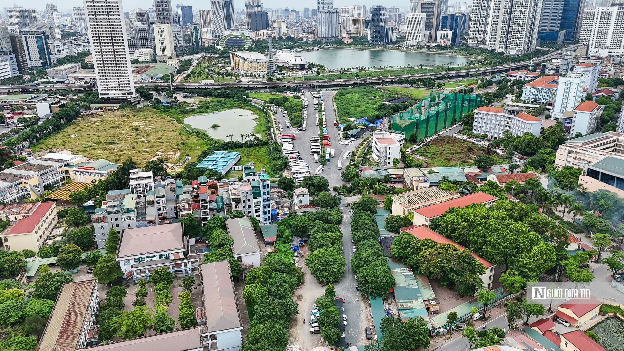 Hà Nội: Người dân phá dỡ nhà cửa, bàn giao mặt bằng làm đường nối Phạm Hùng - Lê Đức Thọ- Ảnh 3.
