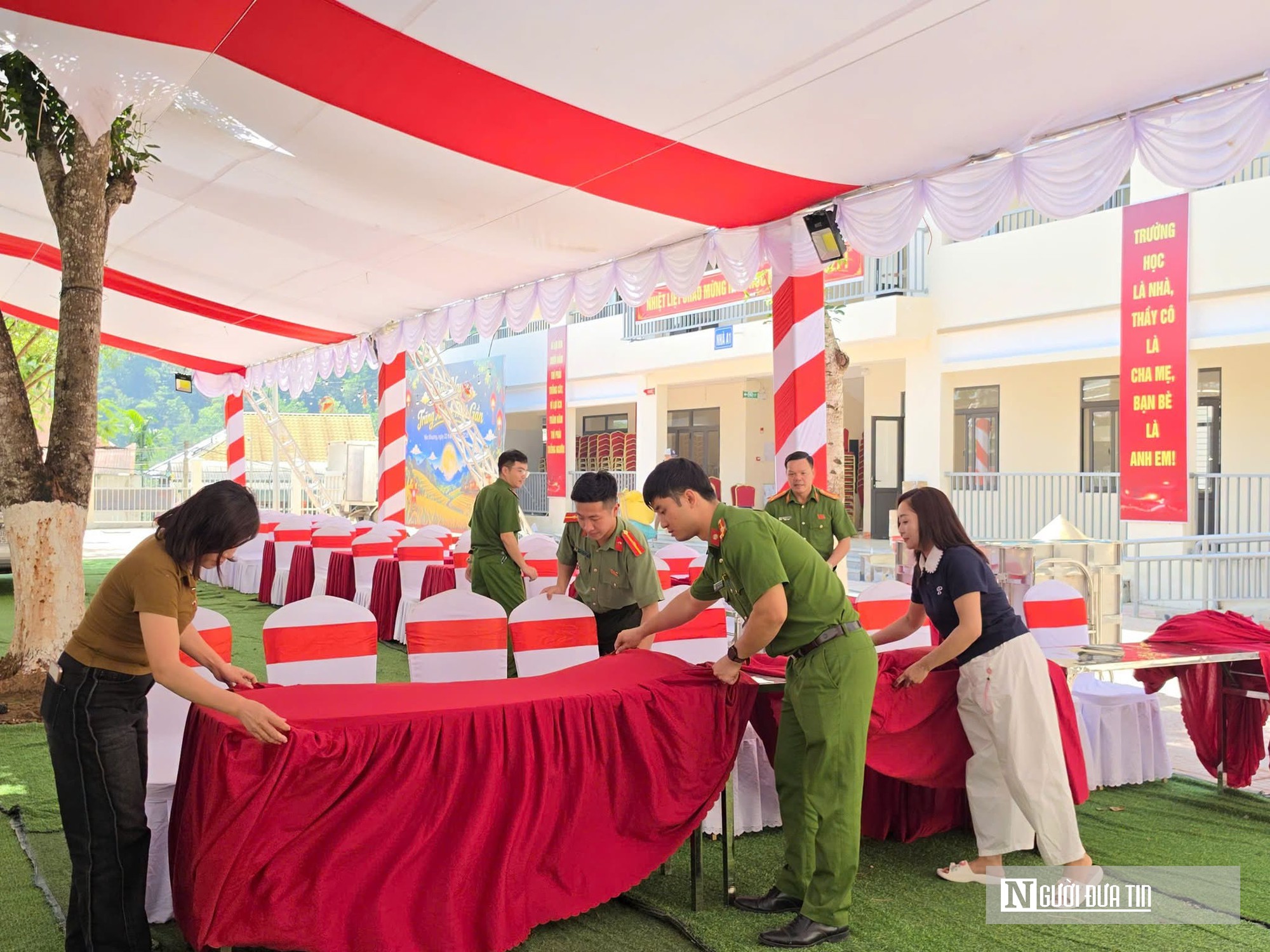 Từ lớp học biên cương đến đêm hội Trung thu ấm áp của trẻ em vùng biên Thanh Hóa - Ảnh 3.
