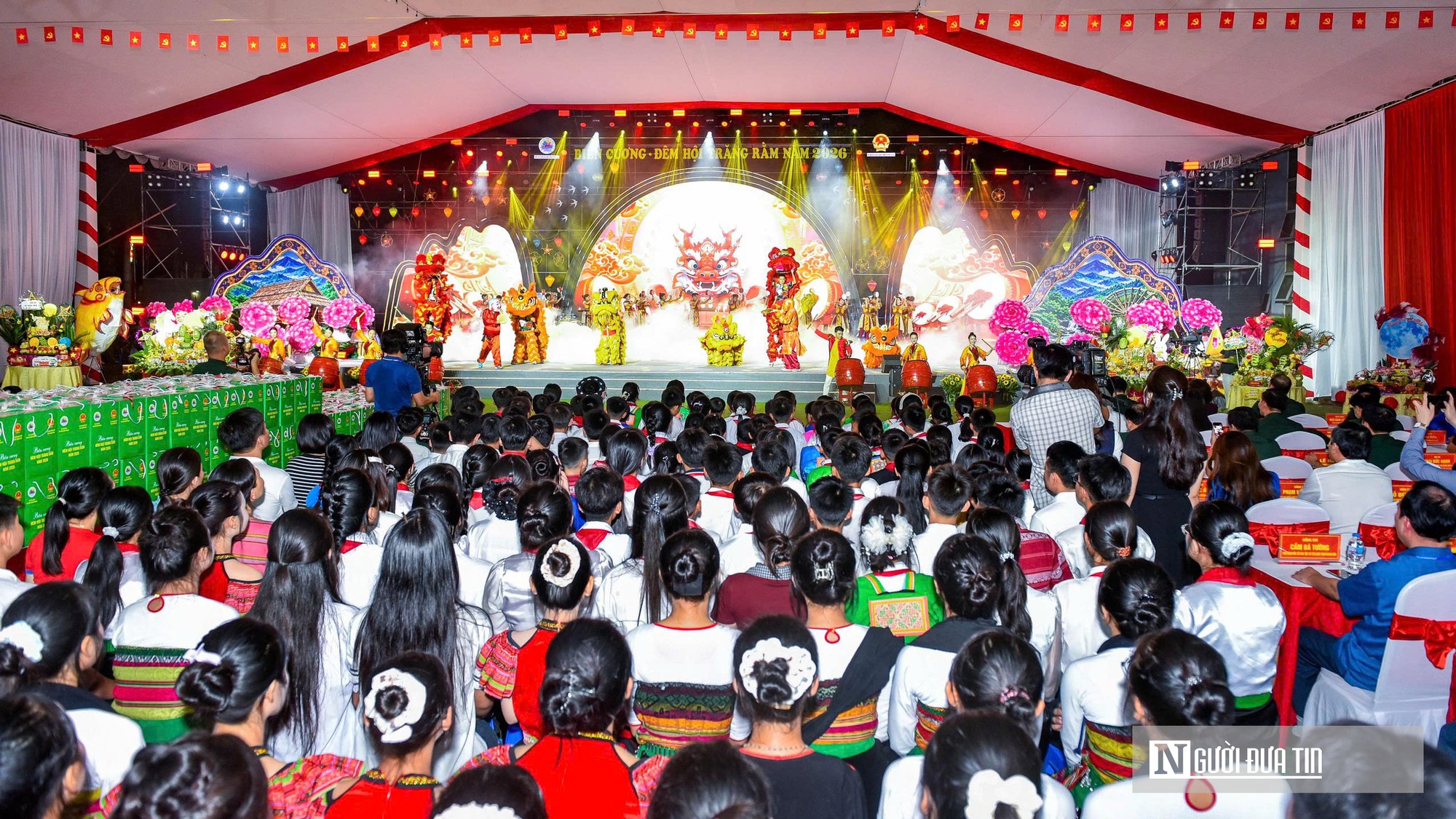 Từ lớp học biên cương đến đêm hội Trung thu ấm áp của trẻ em vùng biên Thanh Hóa - Ảnh 4.