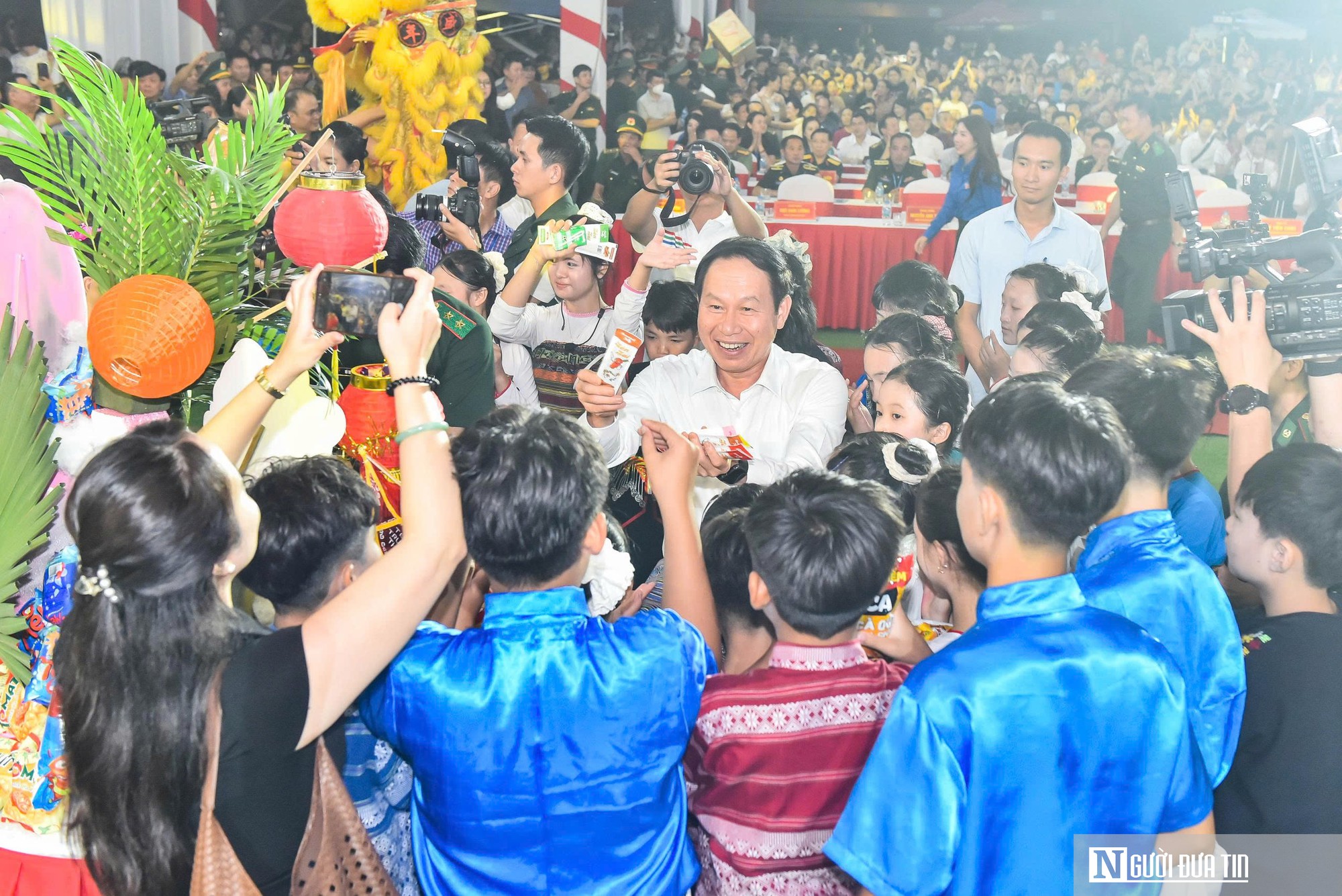Từ lớp học biên cương đến đêm hội Trung thu ấm áp của trẻ em vùng biên Thanh Hóa - Ảnh 8.