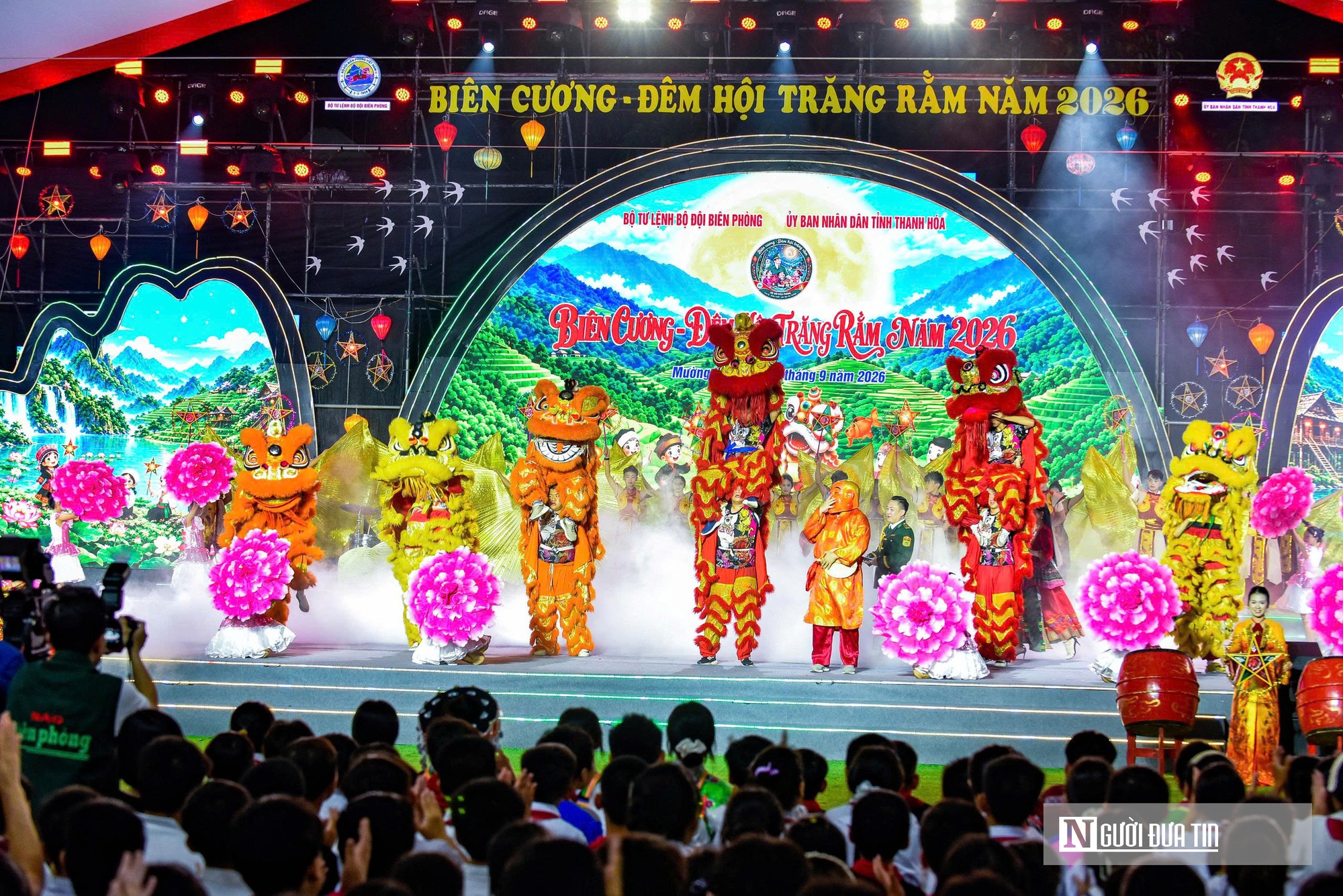 Từ lớp học biên cương đến đêm hội Trung thu ấm áp của trẻ em vùng biên Thanh Hóa - Ảnh 10.
