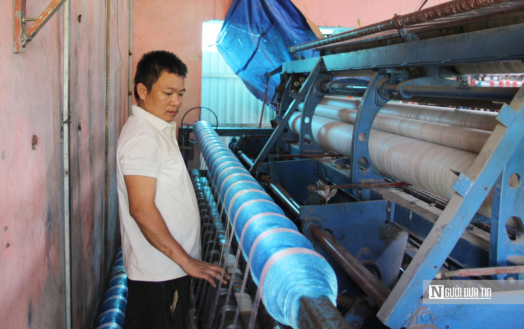 Người tiên phong đầu tư máy sản xuất ngư lưới cụ, phục vụ nhu cầu cho bà con ngư dân Hà Tĩnh - Ảnh 1.