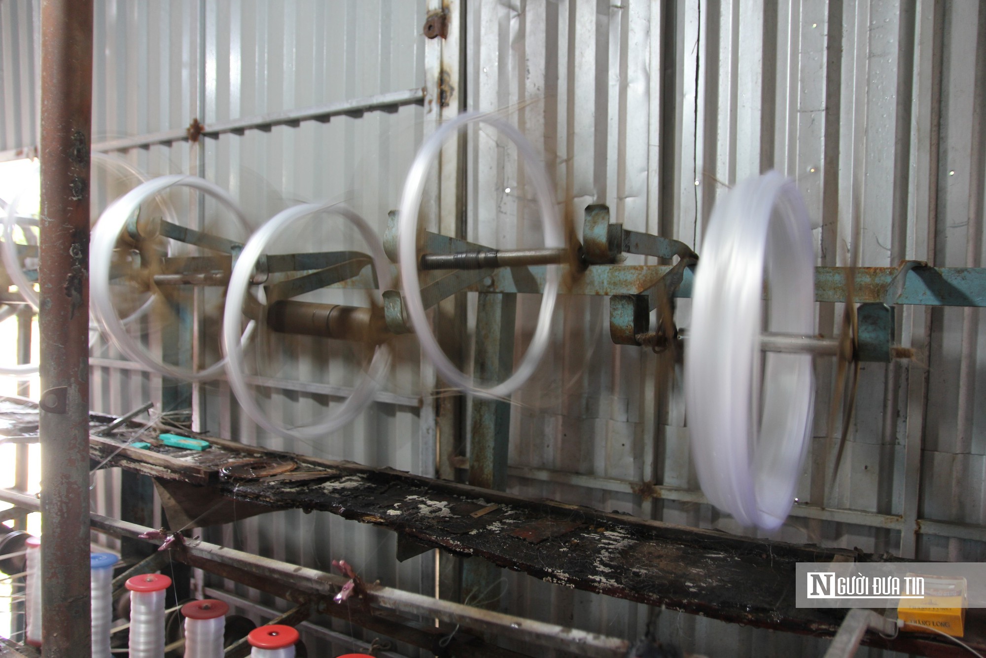 Người tiên phong đầu tư máy sản xuất ngư lưới cụ, phục vụ nhu cầu cho bà con ngư dân Hà Tĩnh - Ảnh 4.