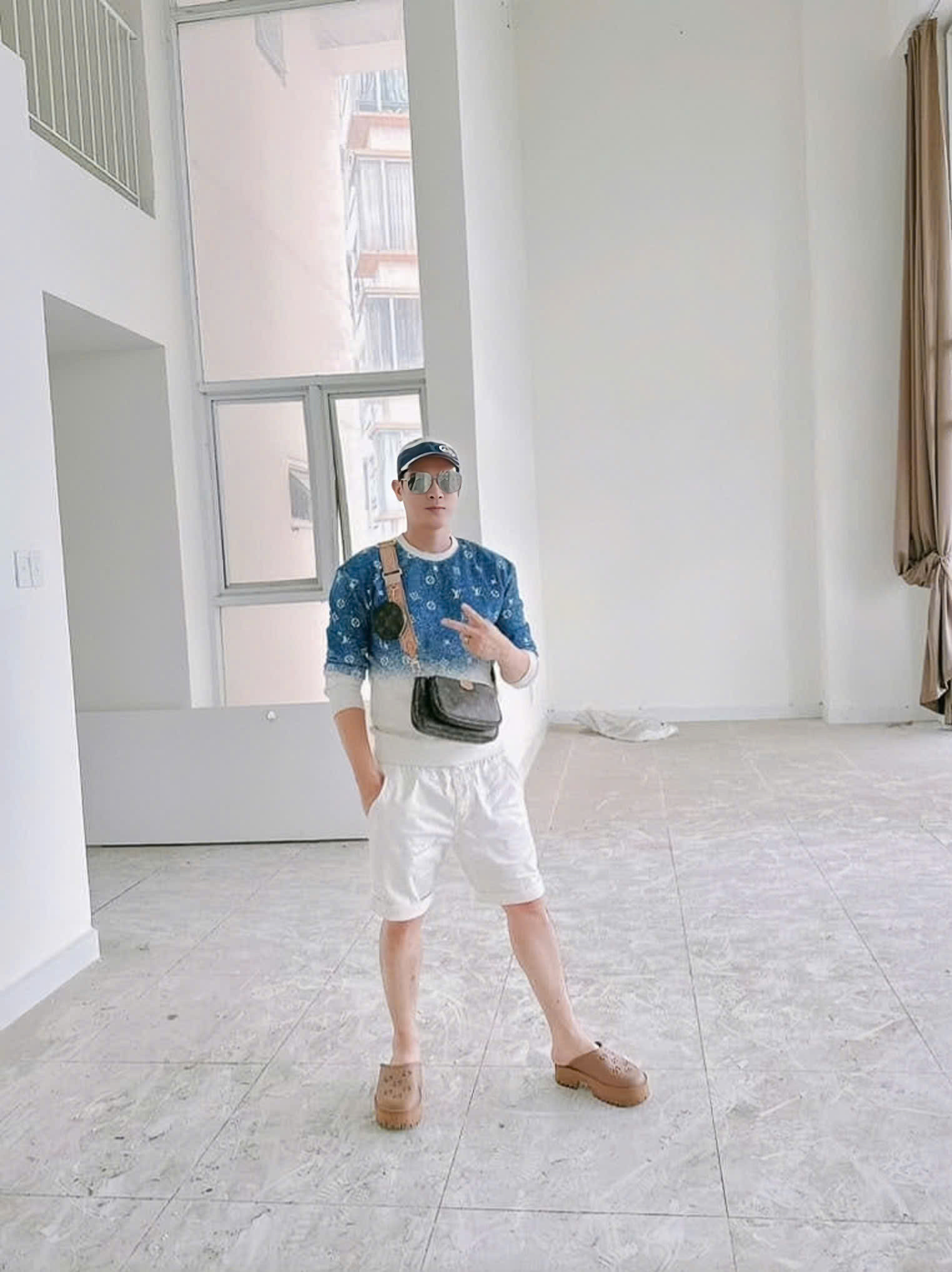 Nam ca sĩ là viện phó, sở hữu khối bất động sản triệu USD, 51 tuổi vẫn lẻ bóng - Ảnh 2.