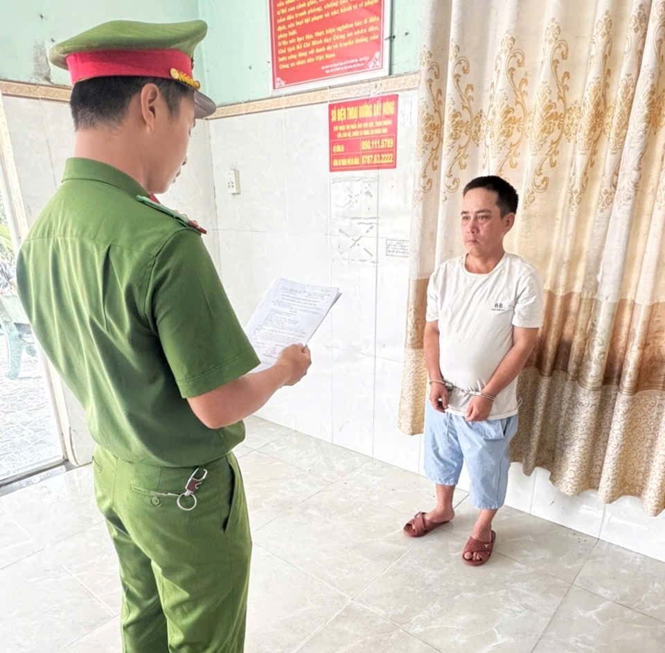 Bắt khẩn cấp đối tượng cố ý gây thương tích khiến cậu ruột tử vong - Ảnh 1.