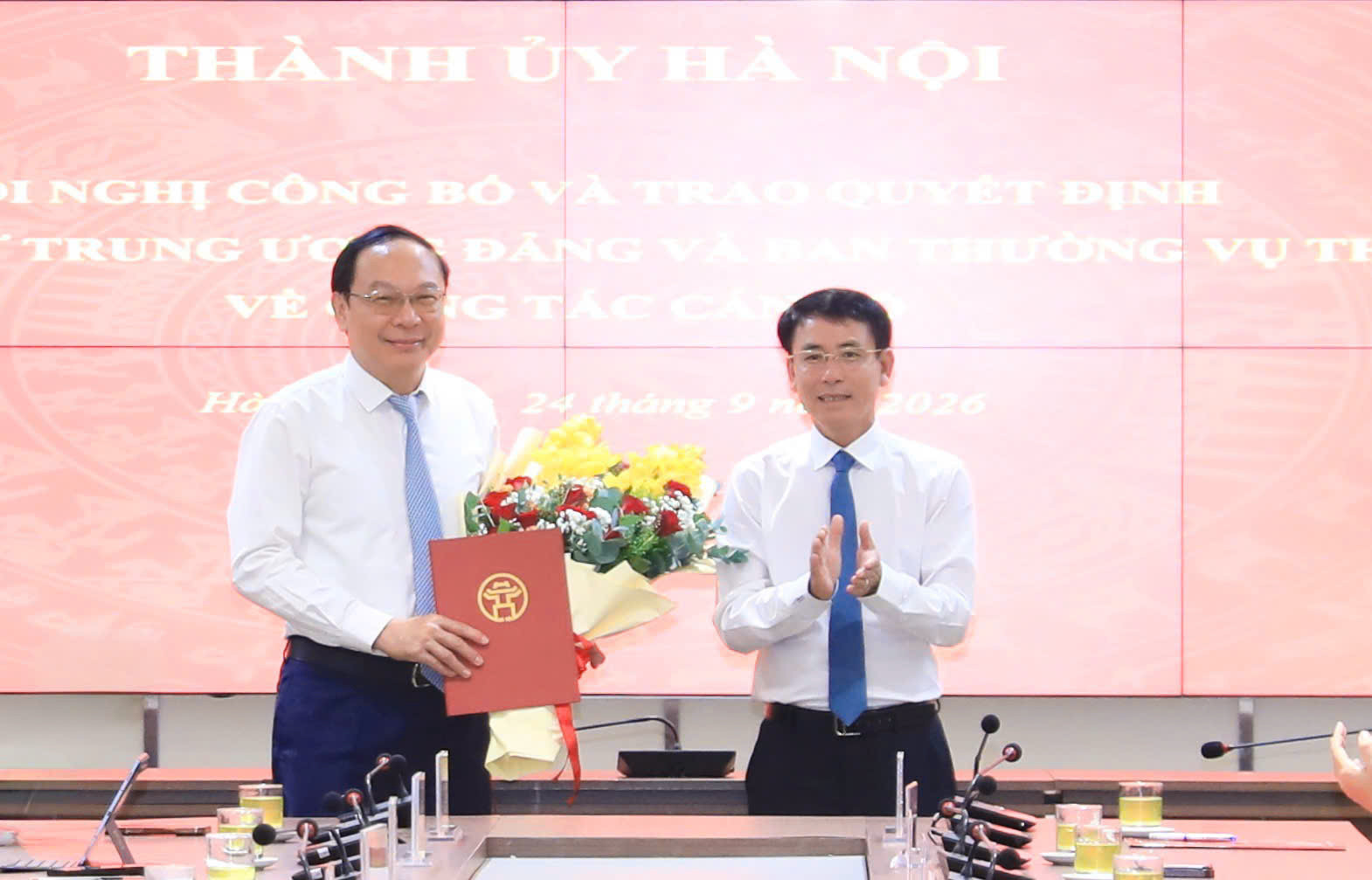 Hà Nội công bố các quyết định về công tác cán bộ- Ảnh 1.