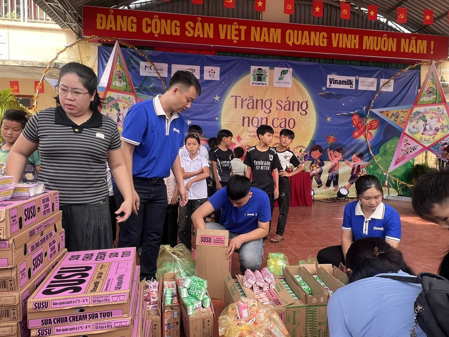 Từ v&ugrave;ng cao đến hải đảo, gần 300.000 sản phẩm dinh dưỡng Vinamilk đến với trẻ em dịp Trung thu- Ảnh 4.