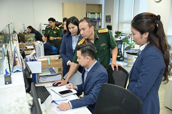 MB đón đoàn kiểm tra chuyên đề cải cách hành chính và chuyển đổi số của Bộ Quốc phòng- Ảnh 6.
