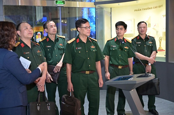 MB đón đoàn kiểm tra chuyên đề cải cách hành chính và chuyển đổi số của Bộ Quốc phòng- Ảnh 9.