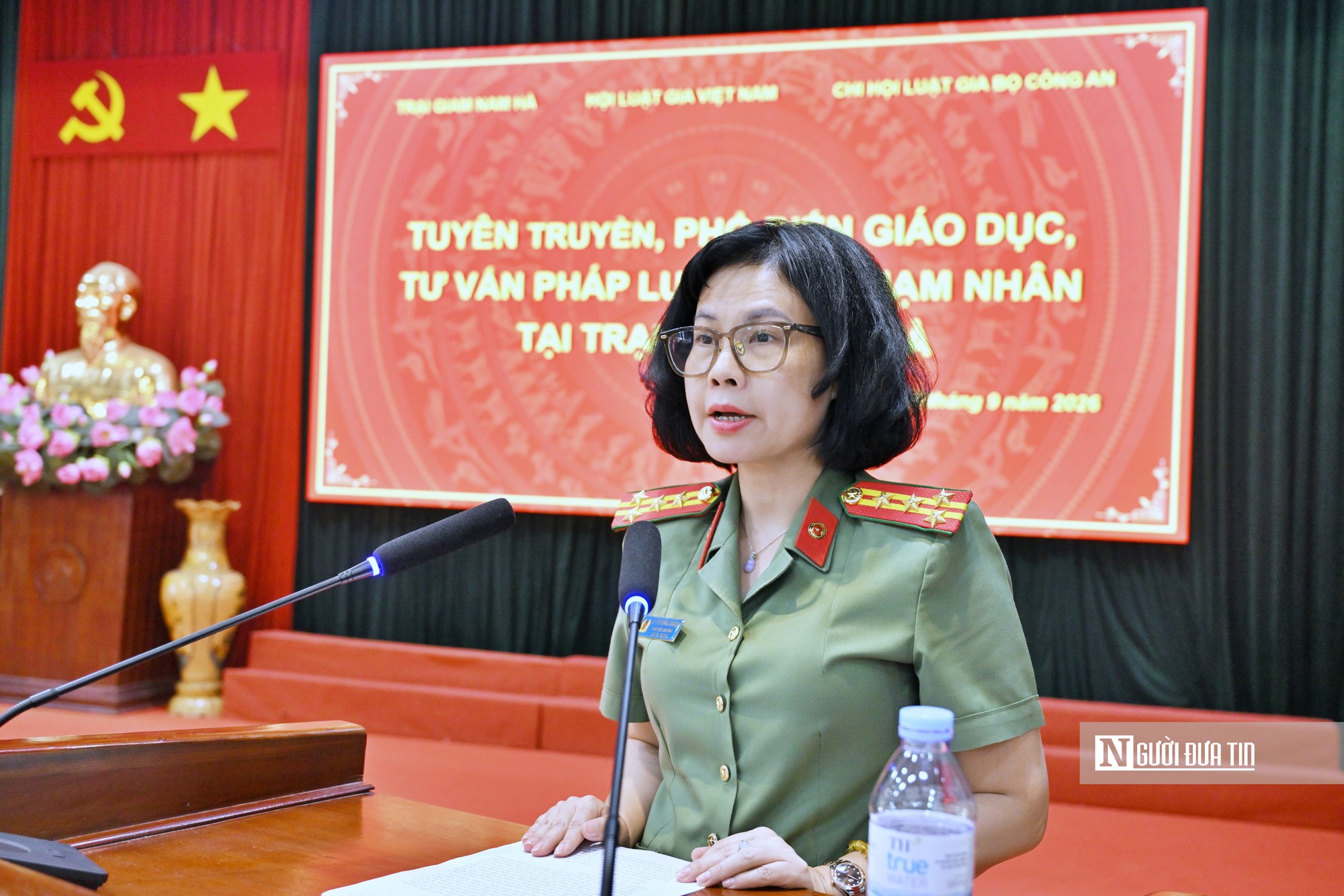 Trang bị kiến thức pháp luật, tái hòa nhập cho phạm nhân Trại giam Nam Hà - Ảnh 1.