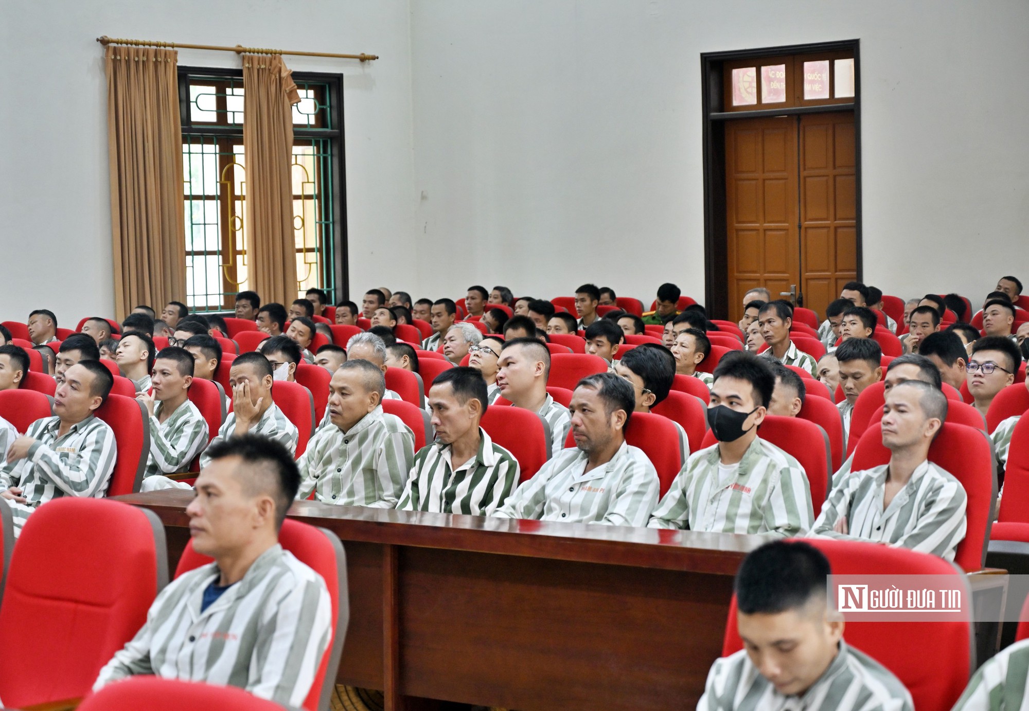 Trang bị kiến thức pháp luật, tái hòa nhập cho phạm nhân Trại giam Nam Hà - Ảnh 3.