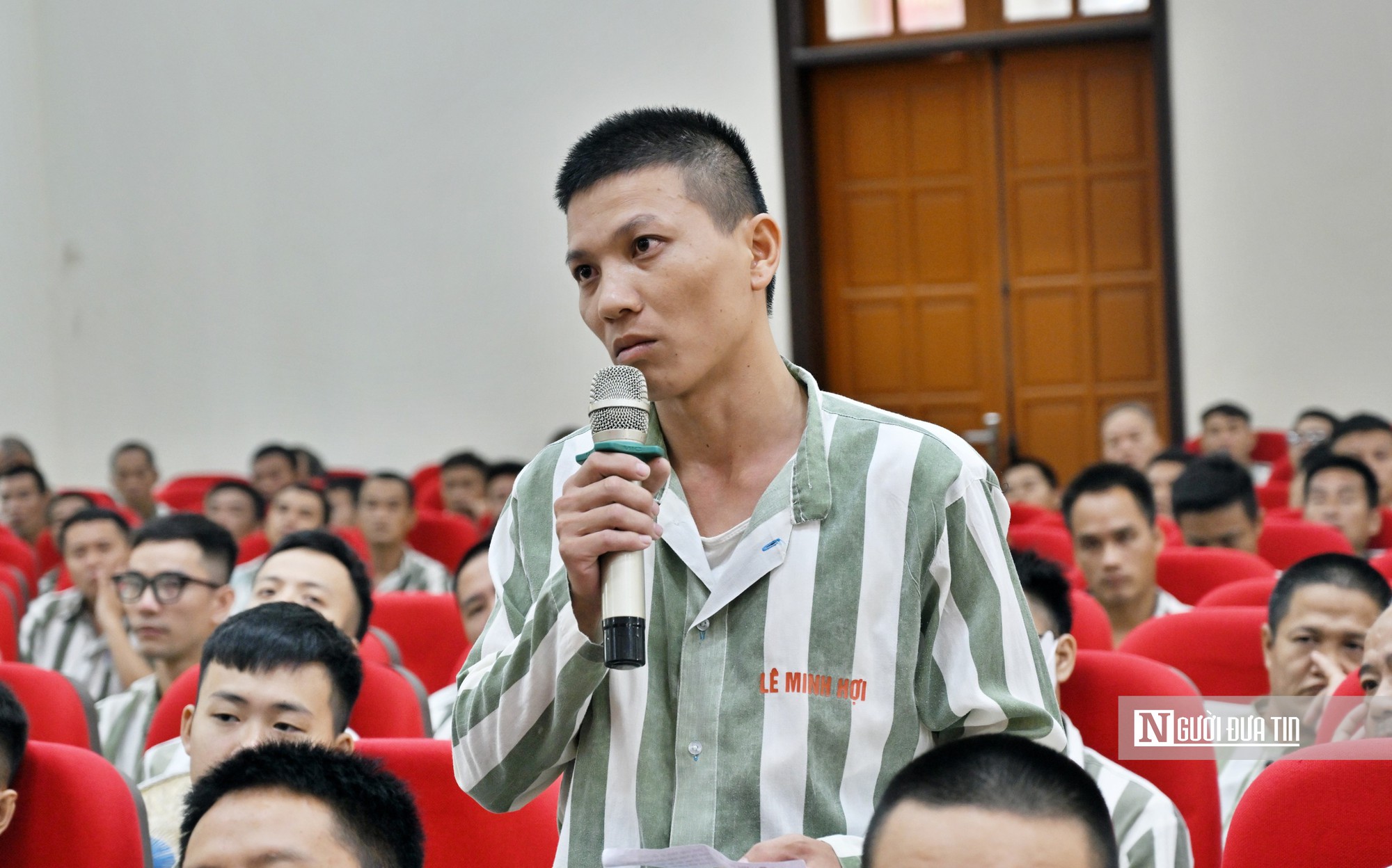 Trang bị kiến thức pháp luật, tái hòa nhập cho phạm nhân Trại giam Nam Hà - Ảnh 4.
