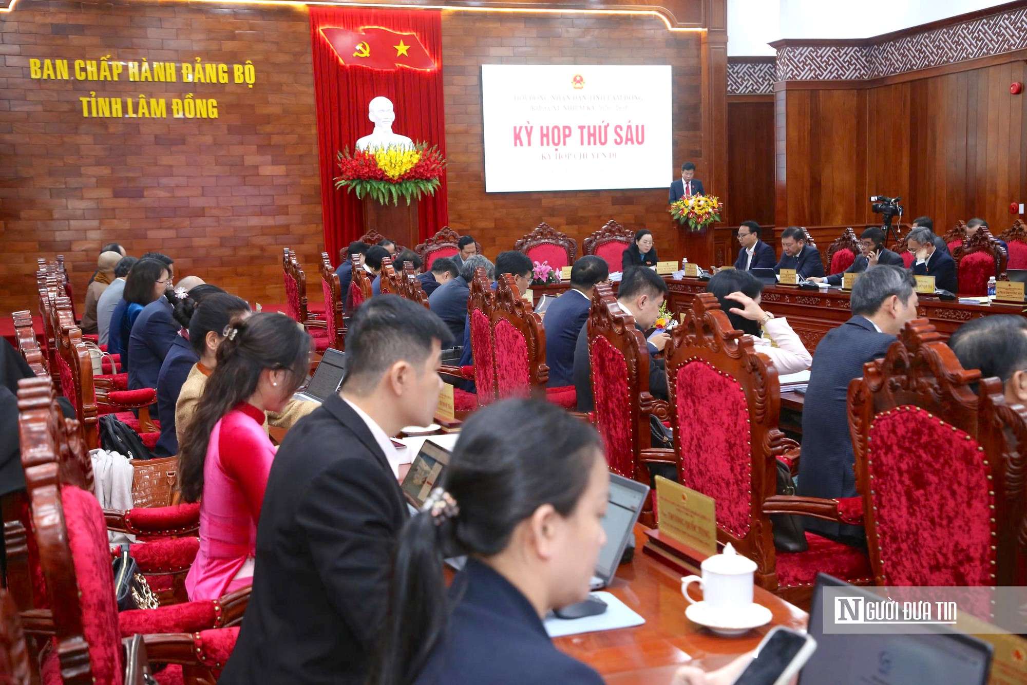 Lâm Đồng thông qua loạt nghị quyết về tăng trưởng “2 con số”, hỗ trợ y tế cơ sở, gia hạn vốn - Ảnh 1.
