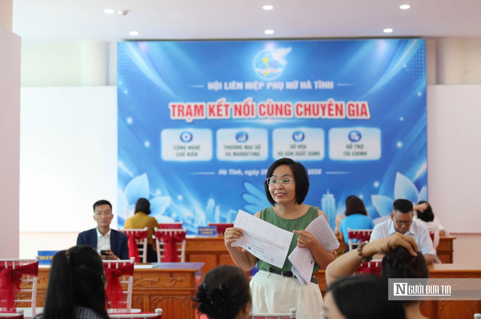 Hà Tĩnh: Phụ nữ nông thôn tự tin livestream cùng đại sứ nông sản xanh trên nền tảng số- Ảnh 3.