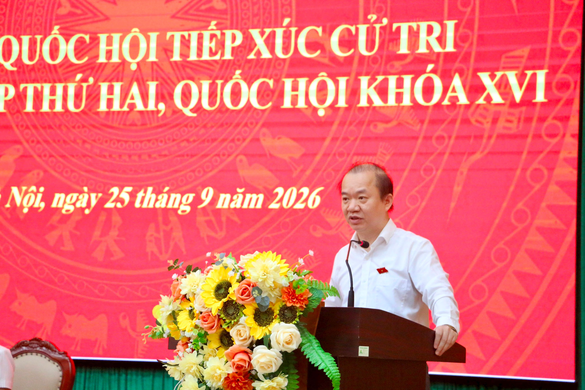 Cử tri kiến nghị hoàn thiện chế độ chính sách đối với cán bộ cơ sở - Ảnh 2.