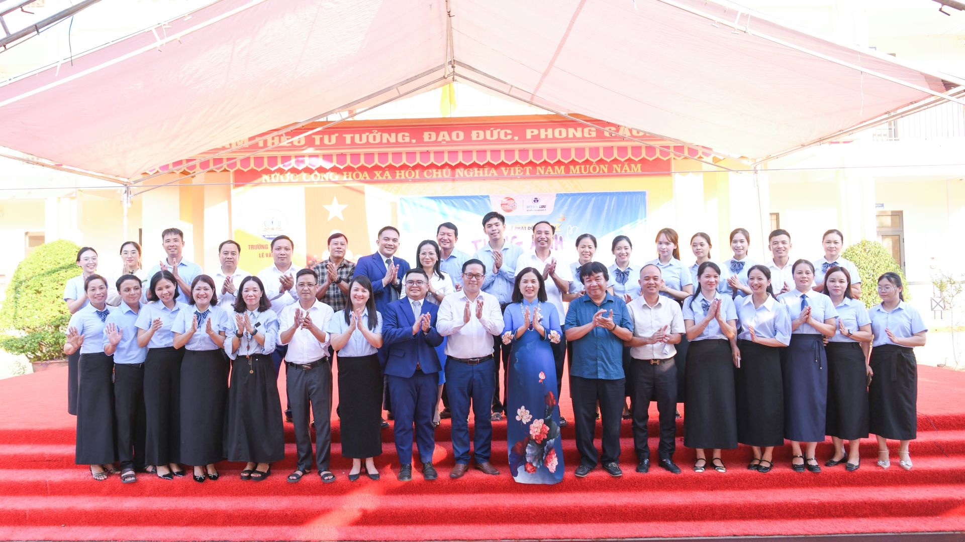Đưa tiếng Anh đến gần hơn với học sinh vùng cao, biên giới, hải đảo- Ảnh 11.