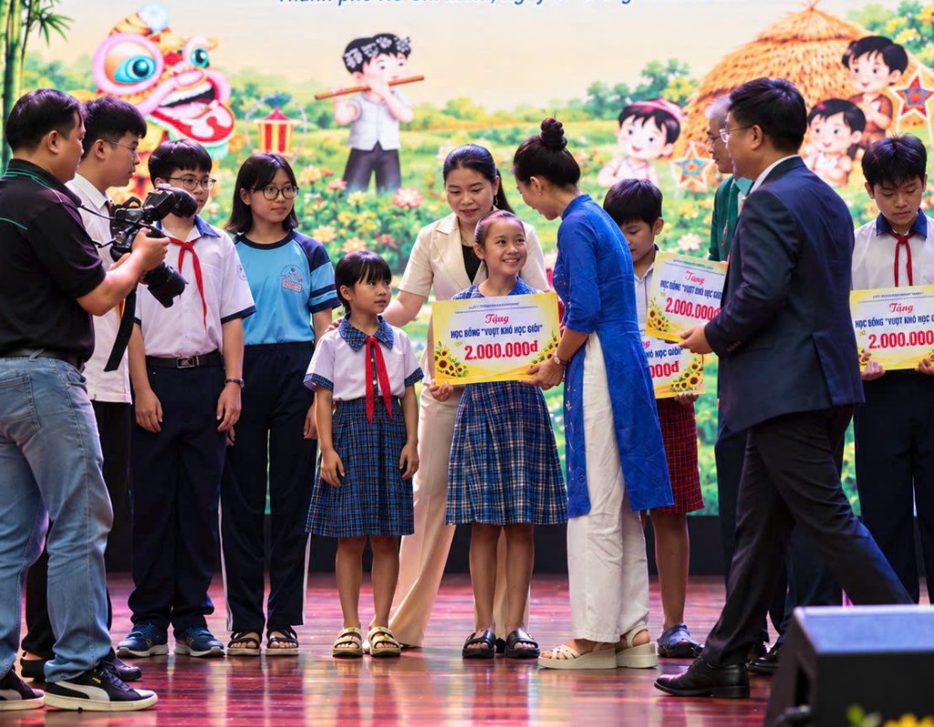 Tân Hiệp Phát nối dài yêu thương đến trẻ em mùa Trung thu - Ảnh 4.