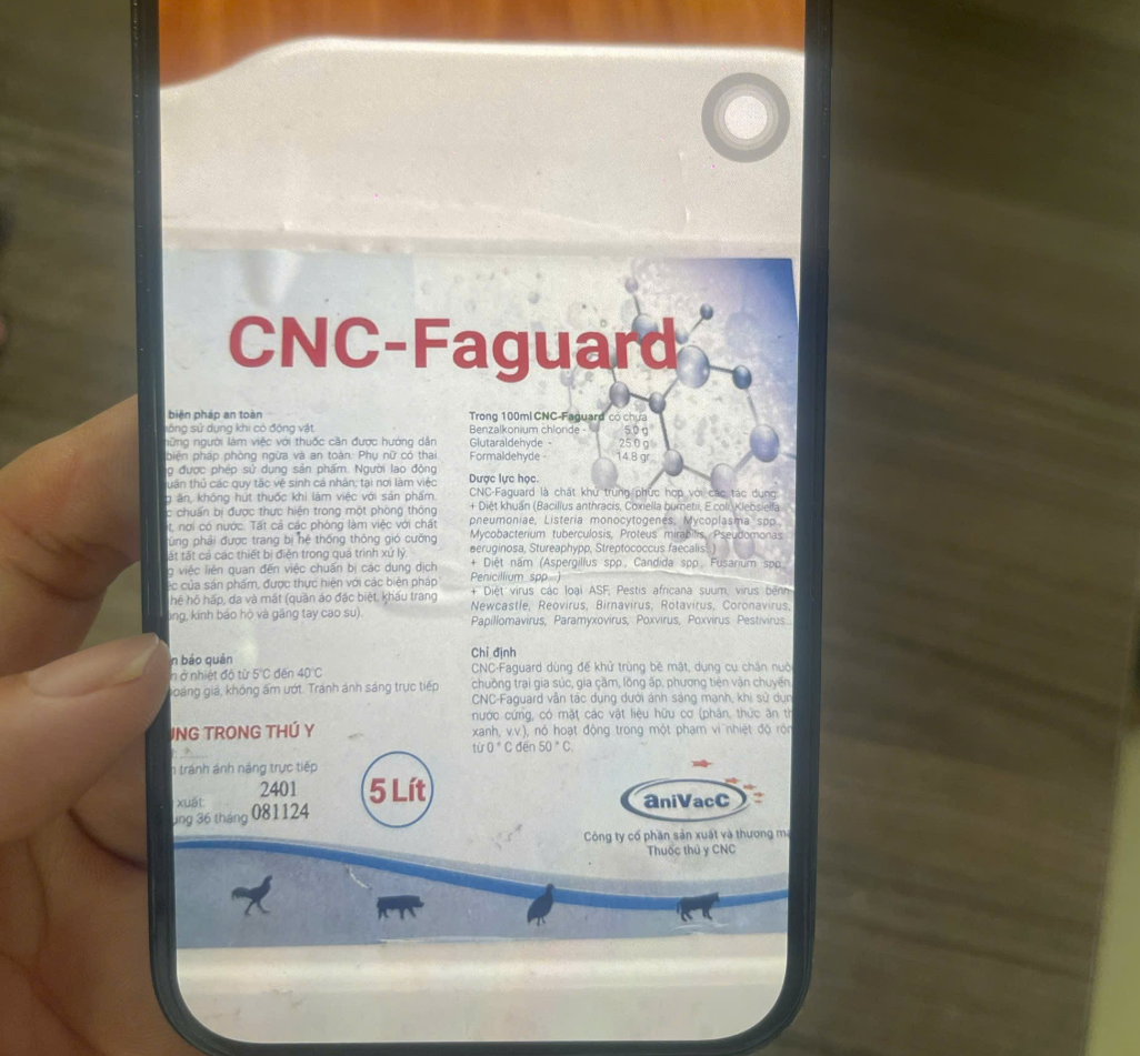 Uống nhầm thứ không ngờ cất trong tủ lạnh, người đàn ông nhập viện cấp cứu - Ảnh 2.
