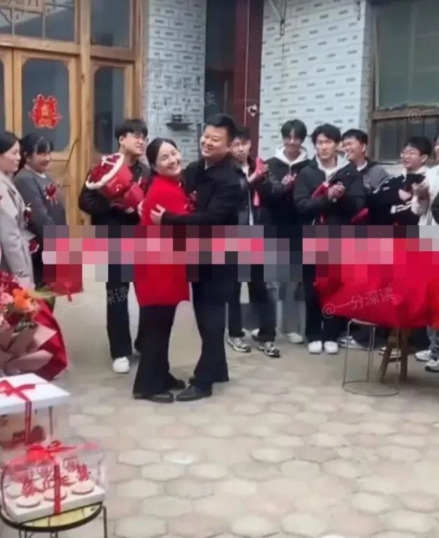 Người phụ nữ 40 tuổi cưới chồng 28 tuổi, nhận sính lễ hơn 450 triệu đồng- Ảnh 1.
