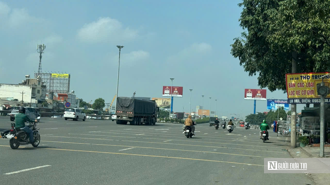 Hoàn tất tháo dỡ trạm thu phí cầu Đồng Nai, chờ hoàn thiện mặt đường- Ảnh 2.