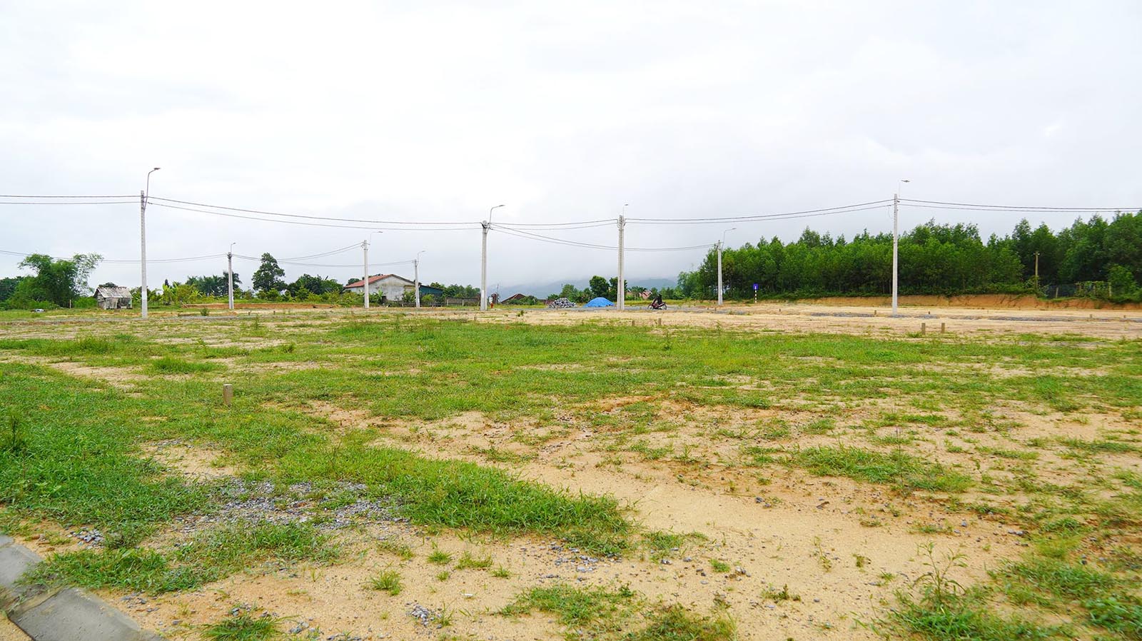 Dân bất an nhìn sông “nuốt” đất, chính quyền khẩn trương tìm phương án- Ảnh 4.