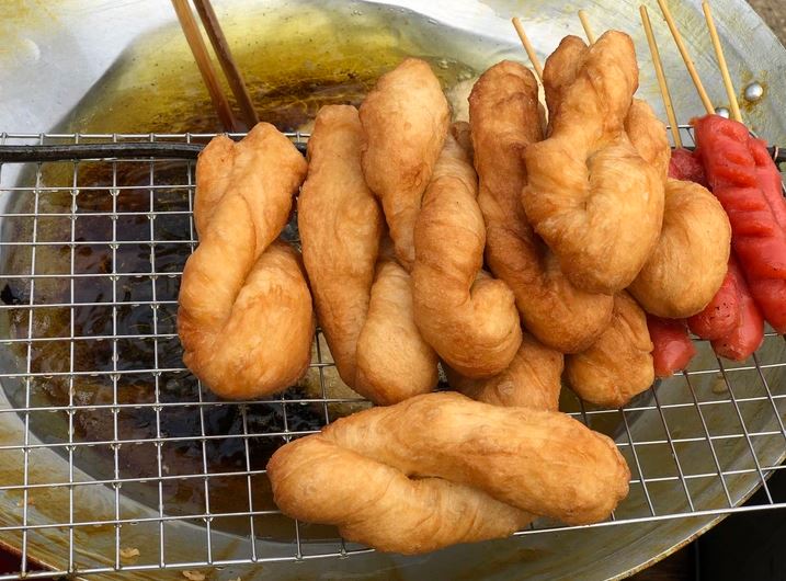 Người phụ nữ 40 tuổi đột ngột tử vong, bác sĩ cảnh báo buổi sáng chớ ăn 3 món này - Ảnh 2.