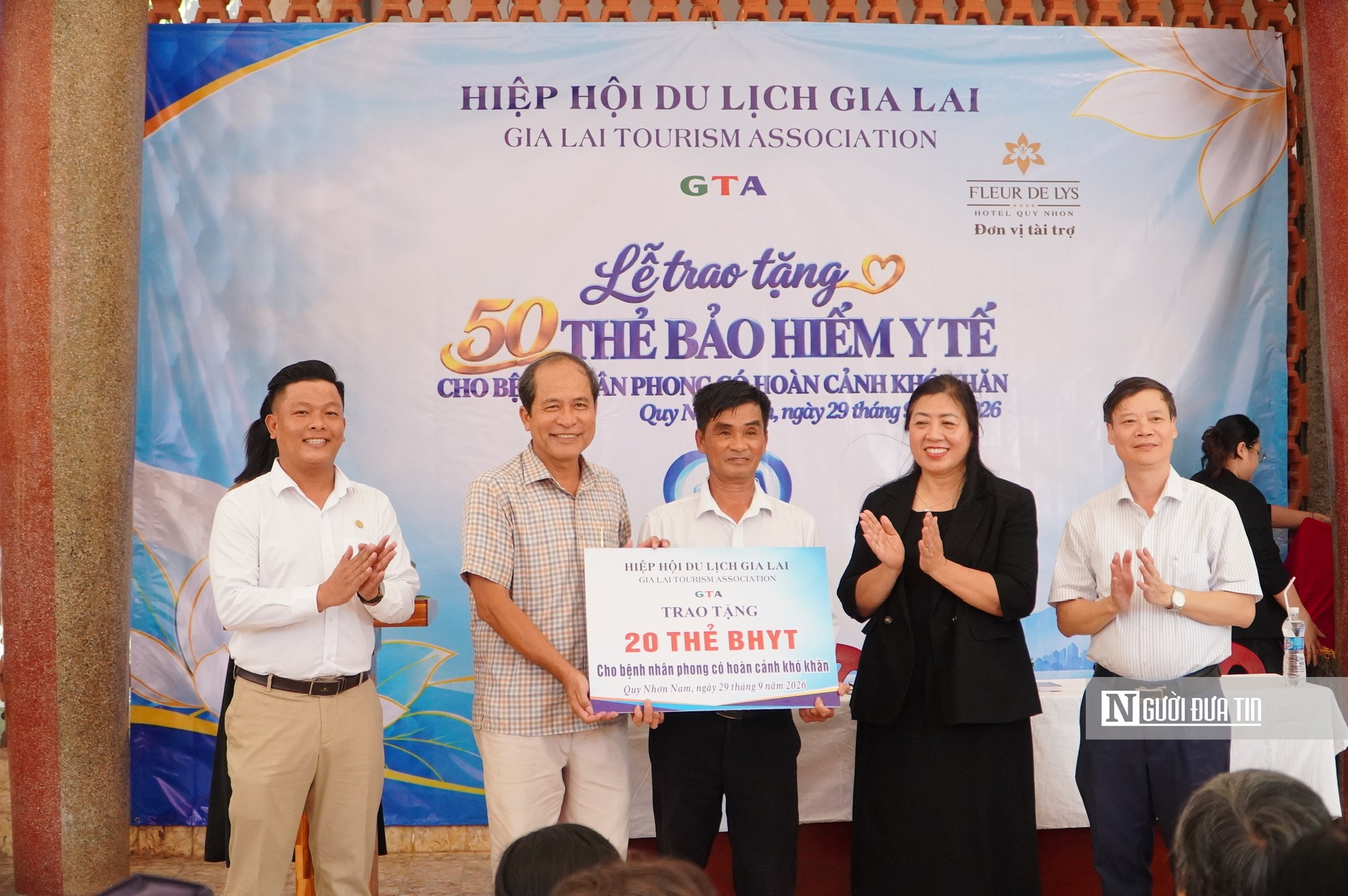 Hiệp hội Du lịch Gia Lai trao tặng 50 thẻ bảo hiểm y tế cho bệnh nh&acirc;n phong c&oacute; ho&agrave;n cảnh kh&oacute; khăn- Ảnh 1.