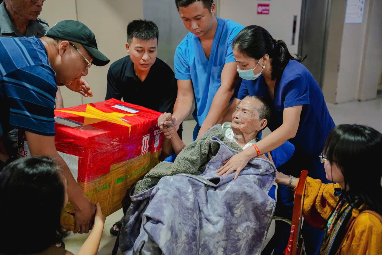 Kiên cường đợi con gần nửa thế kỷ, người mẹ 103 tuổi “về” bên con trai liệt sĩ - Ảnh 4.
