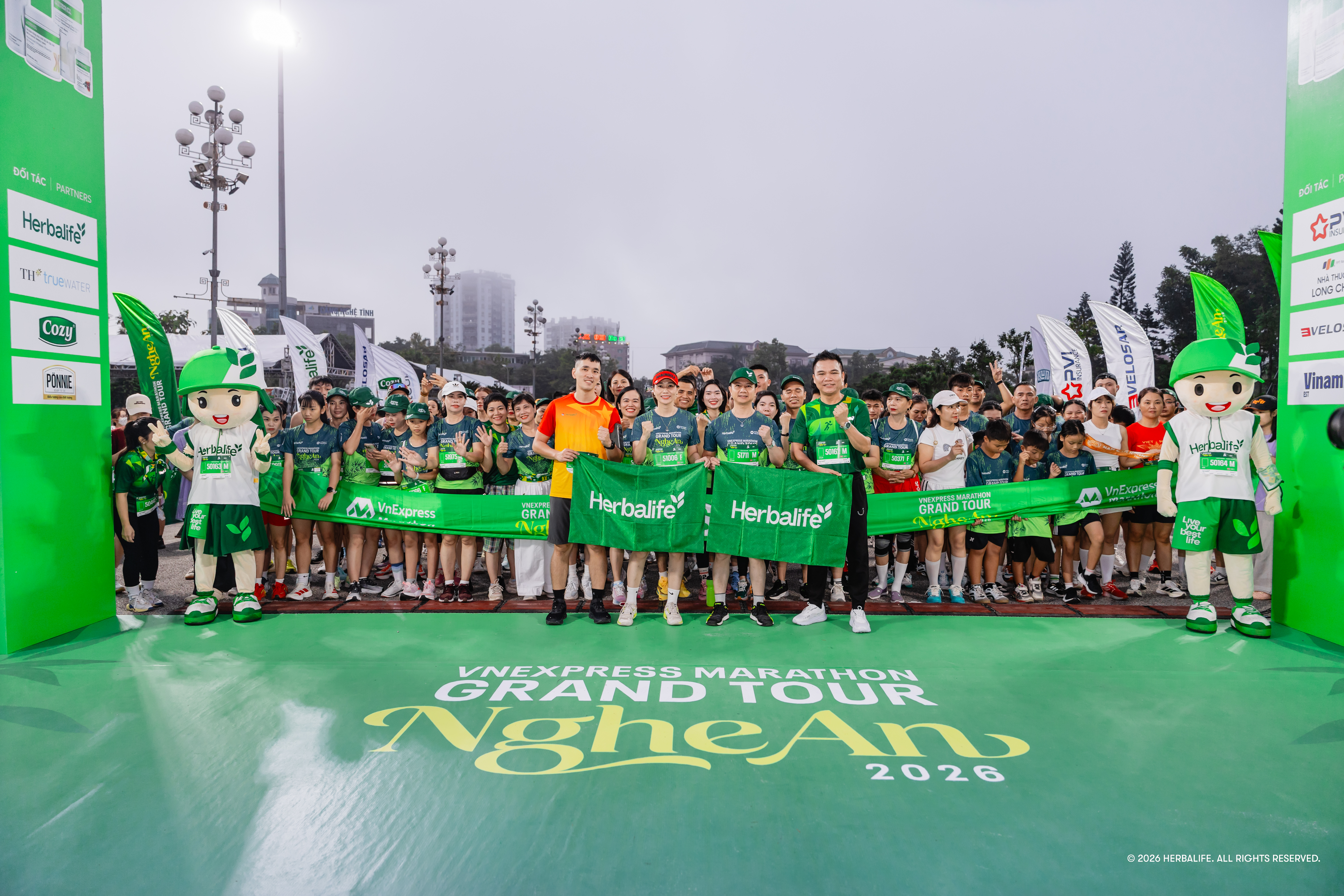 Herbalife Việt Nam tiếp sức cộng đồng runner tại VnExpress Marathon Grand Tour Nghệ An 2026 - Ảnh 1.