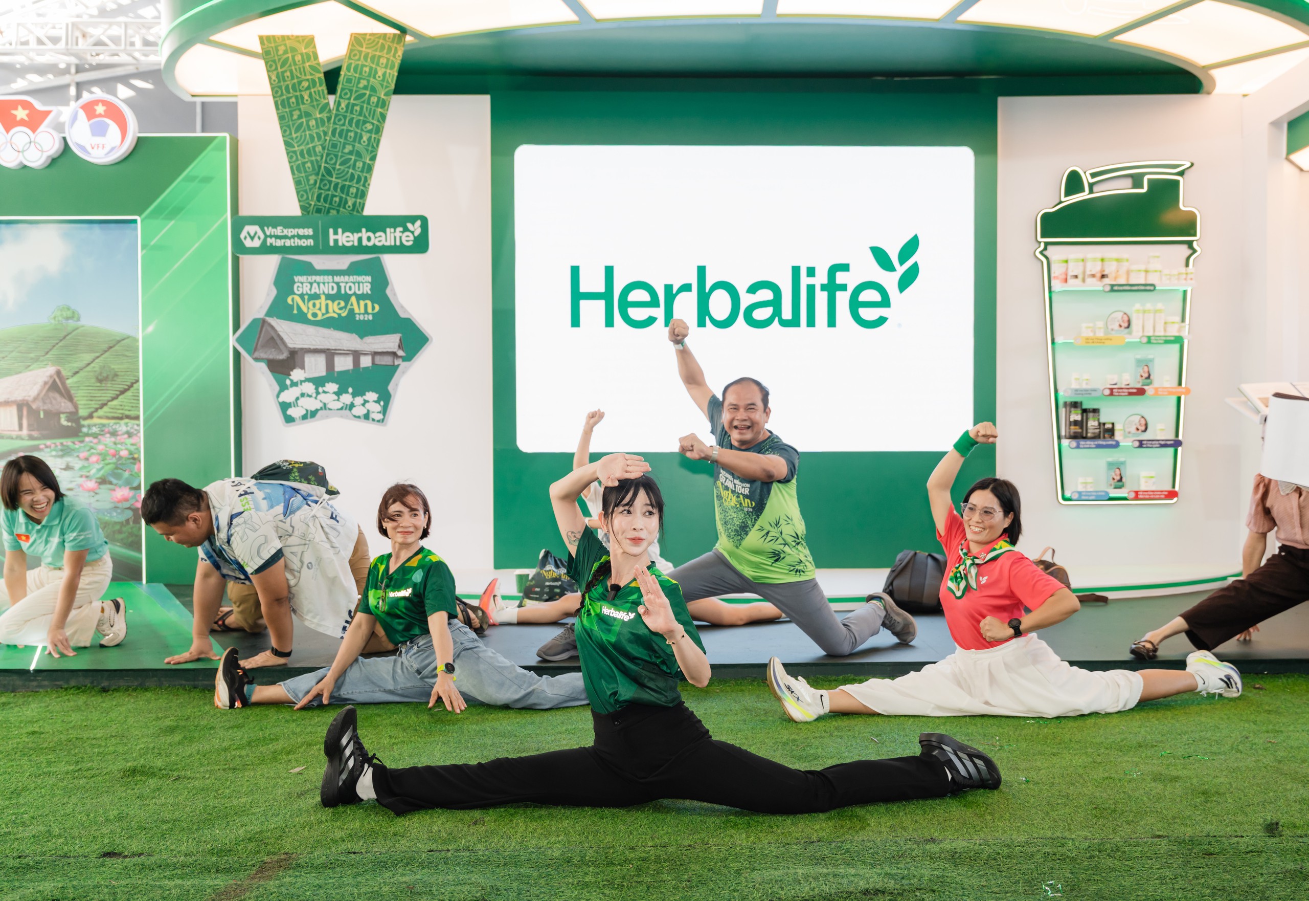 Herbalife Việt Nam tiếp sức cộng đồng runner tại VnExpress Marathon Grand Tour Nghệ An 2026 - Ảnh 4.