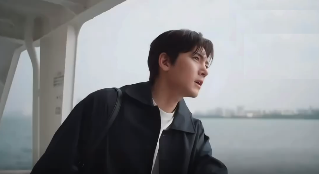 “Nam thần vạn người mê” trở lại với thể loại hài lãng mạn - Ảnh 5.