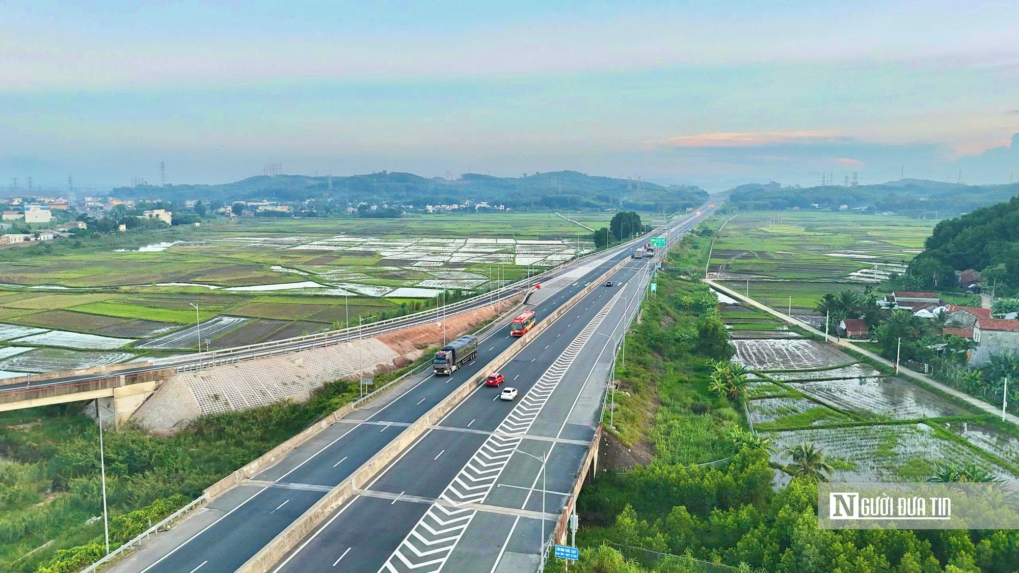 Nút giao Trì Bình - Dung Quất trước ngày thông xe- Ảnh 7.