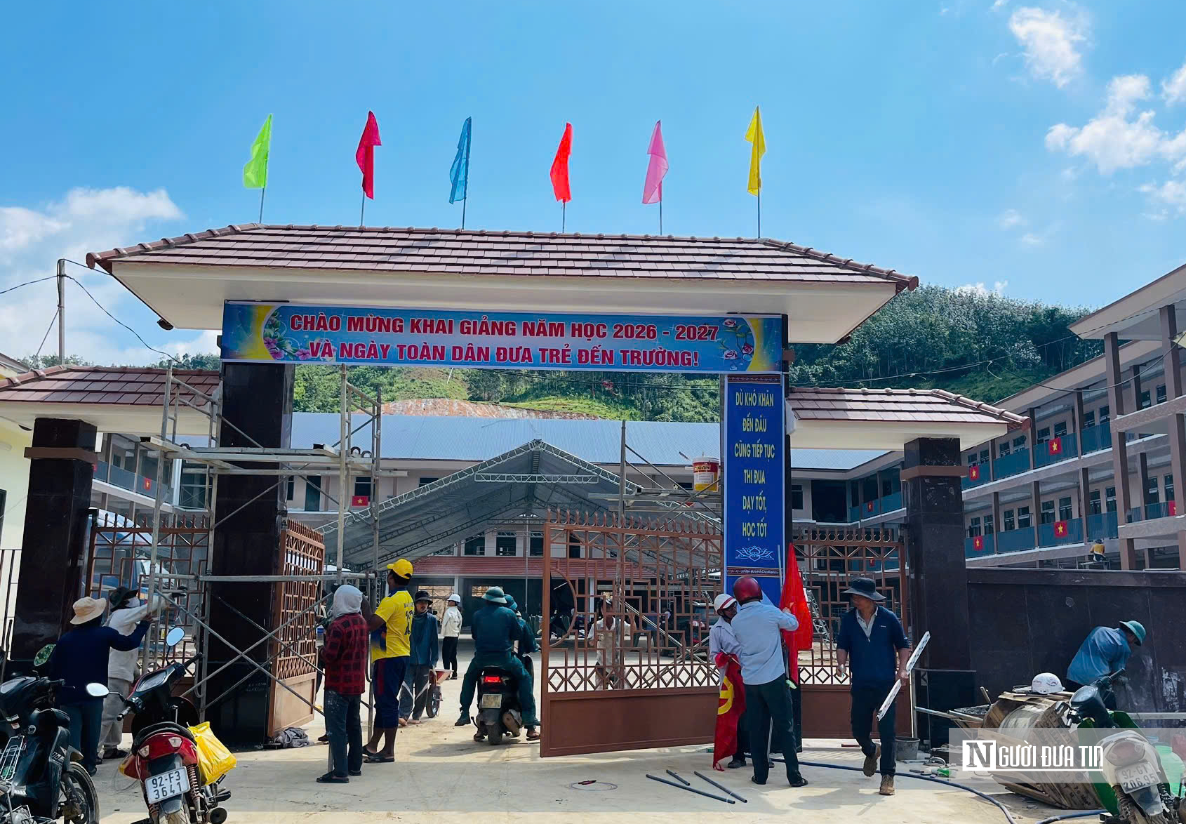 Chạy nước rút hoàn thiện trường vùng biên đón học sinh vào năm học mới- Ảnh 17.