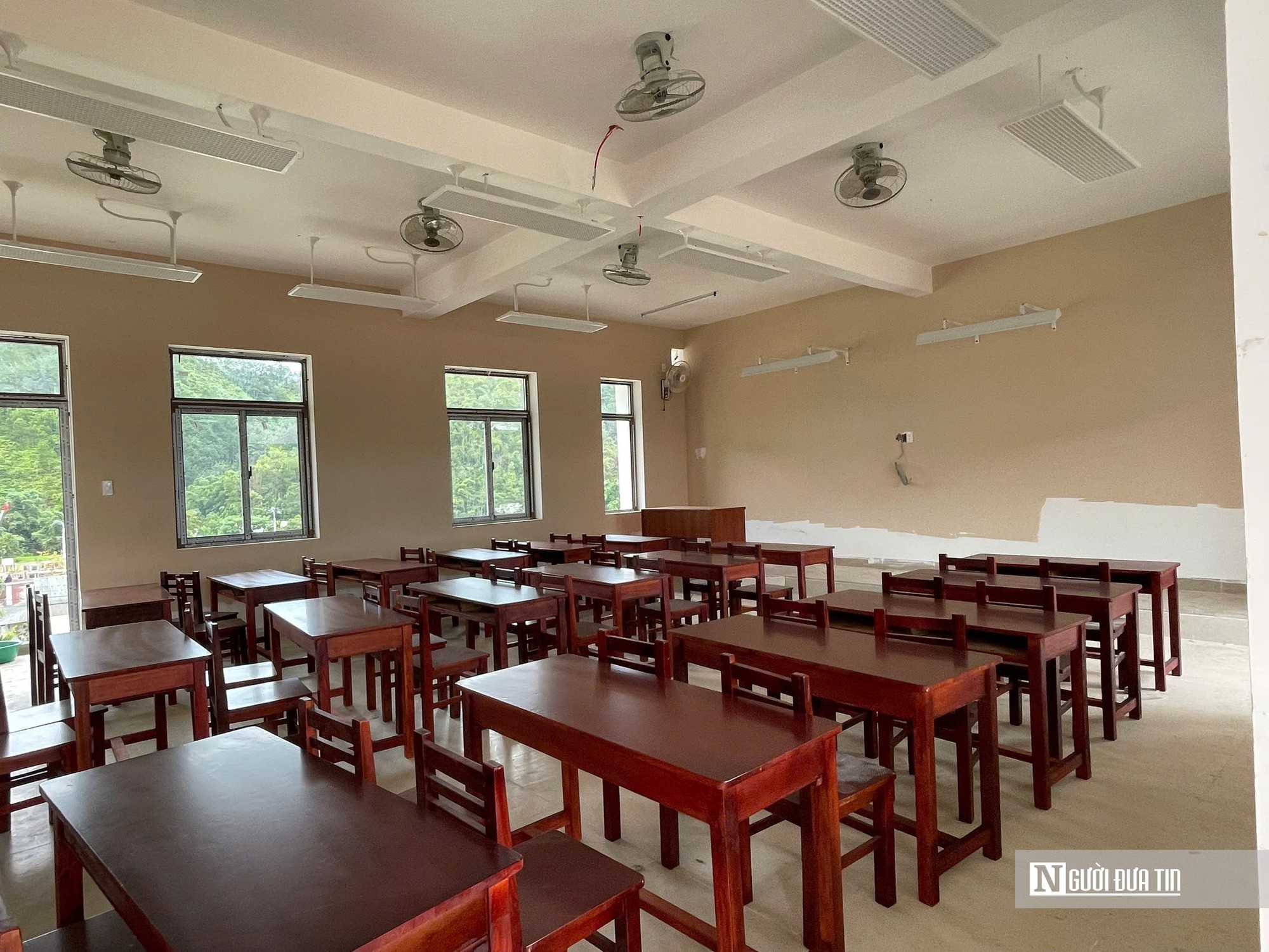 Chạy nước rút hoàn thiện trường vùng biên đón học sinh vào năm học mới- Ảnh 15.
