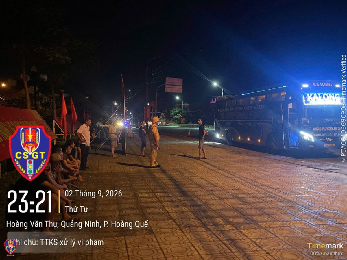 Xe khách 38 chỗ